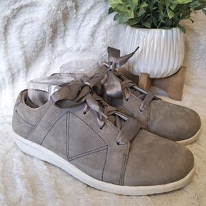 Vionic Lindsey Sneakers Taupe Suede Shoes Satin Ribbon Laces Women's Sz 9